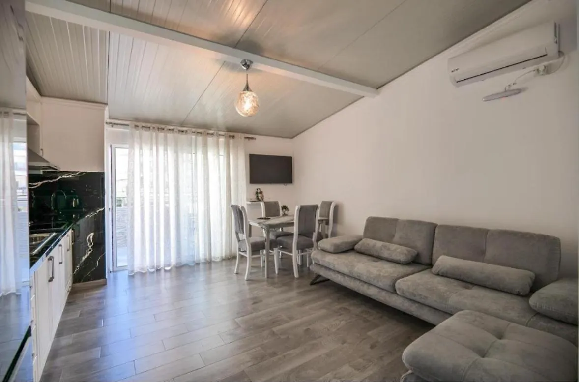 Coastal Dwell Apartment Sarande 0*,