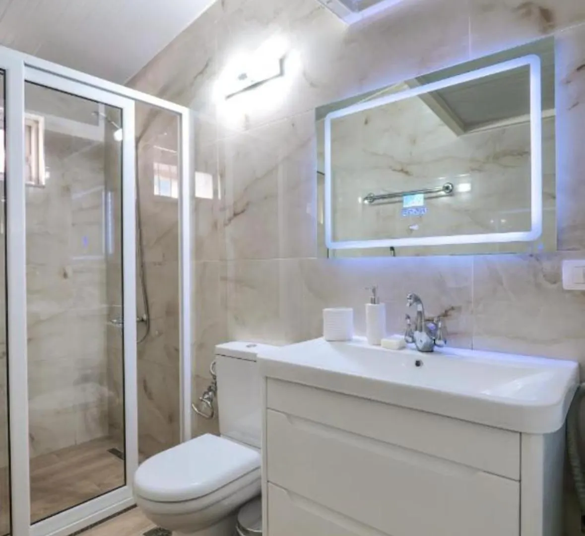Coastal Dwell Apartment Sarande