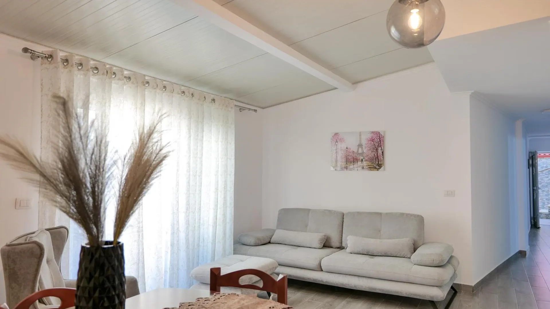 Coastal Dwell Apartment Sarande