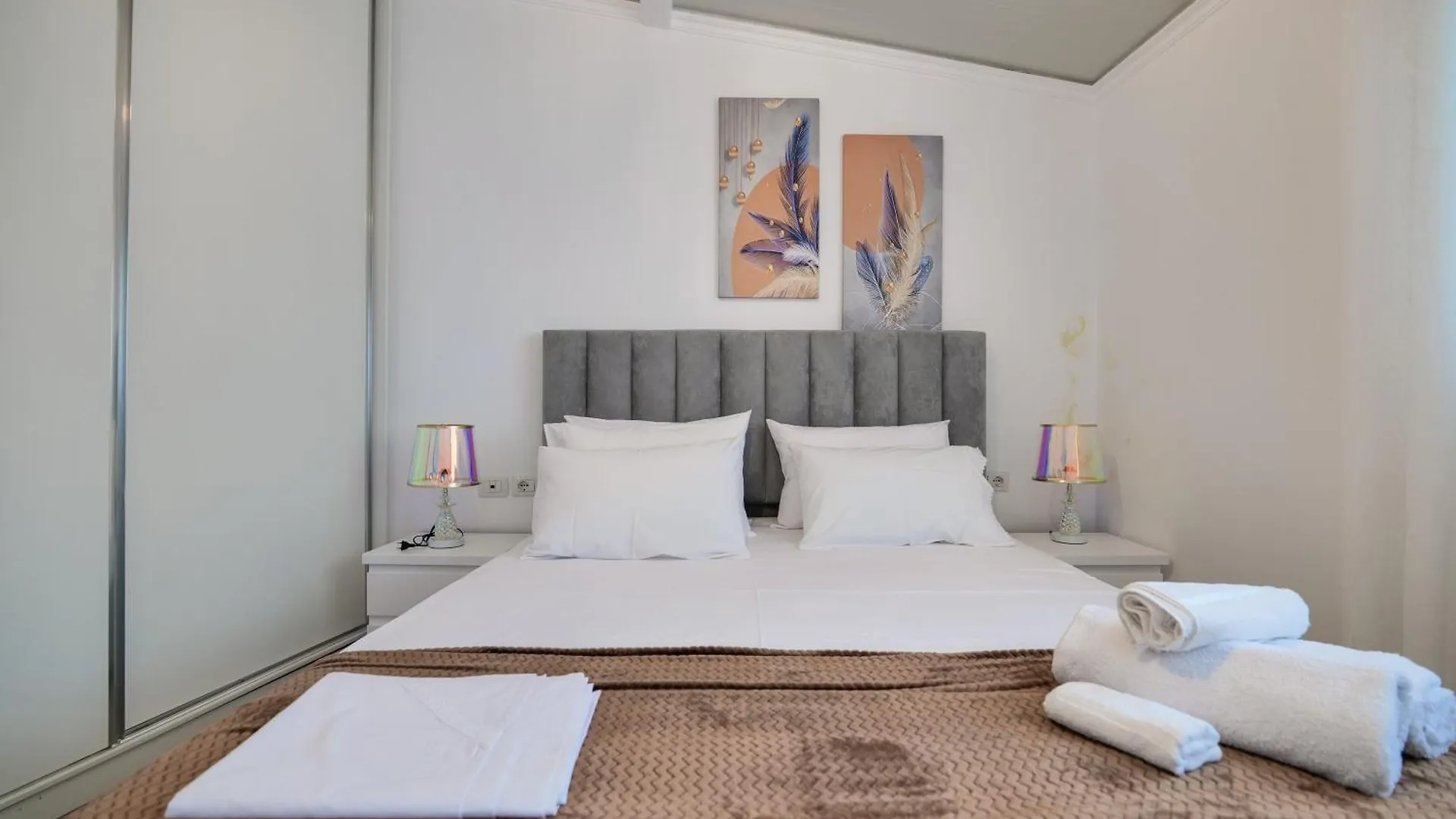 Coastal Dwell Apartment Sarande