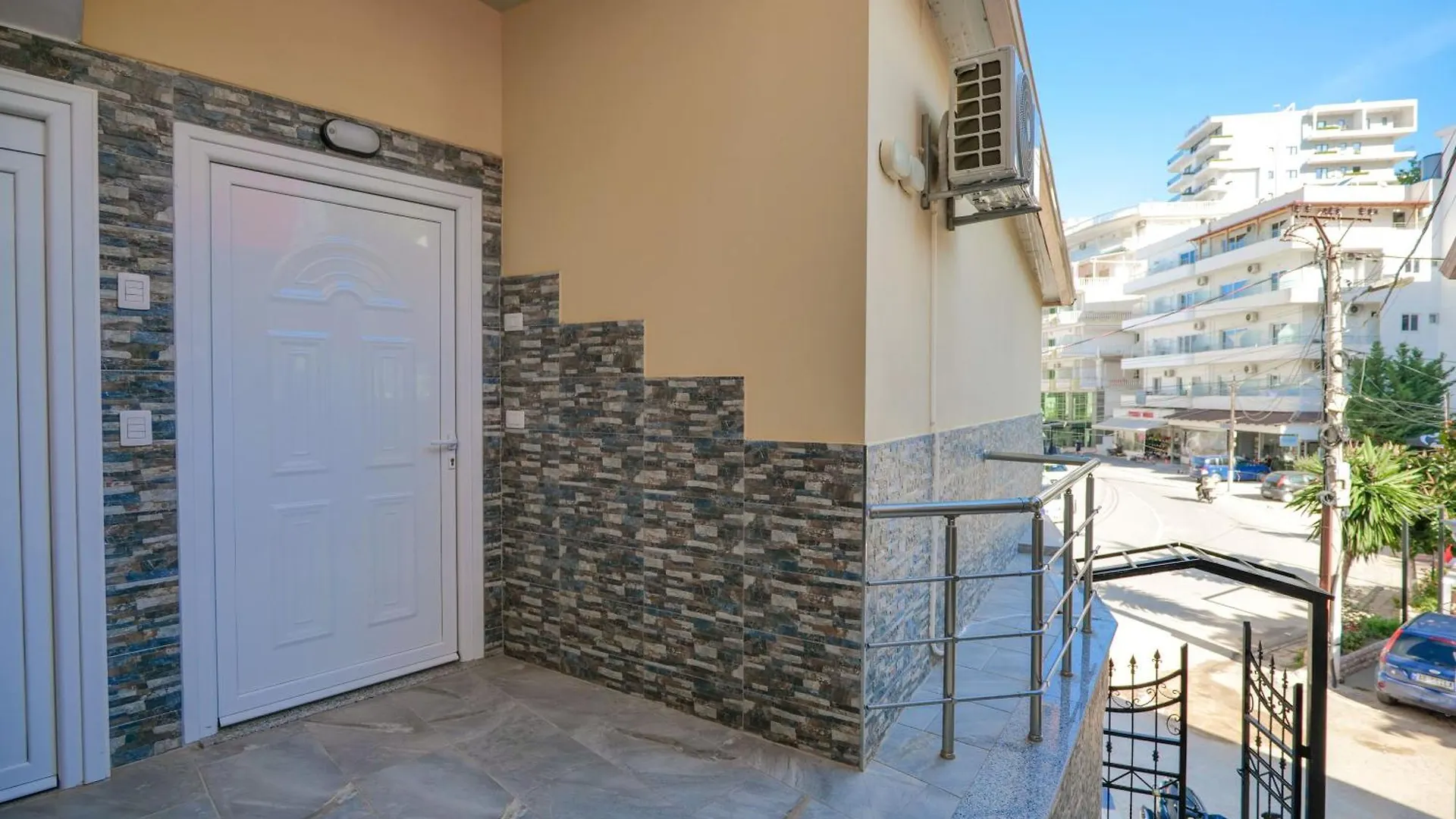 Coastal Dwell Apartment Sarande