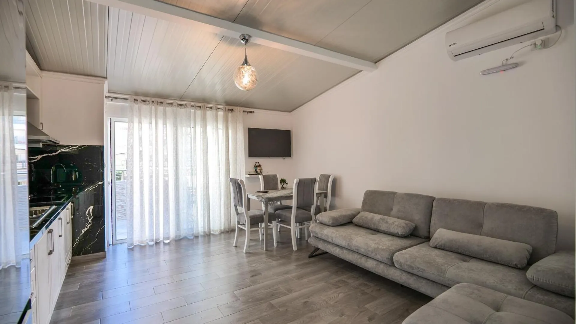 Coastal Dwell Apartment Sarande Albania